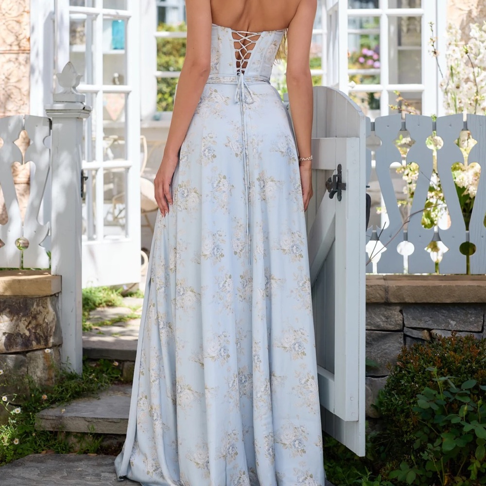 Floral Maxi Dress in Light Blue - Picture 3 of 4